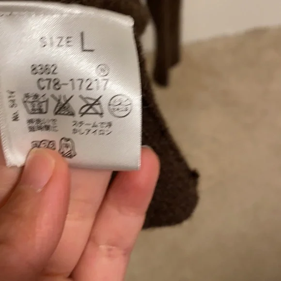 Pearl and rhinestones embellished brown sweater (bought in Japan) - Picture 4 of 7